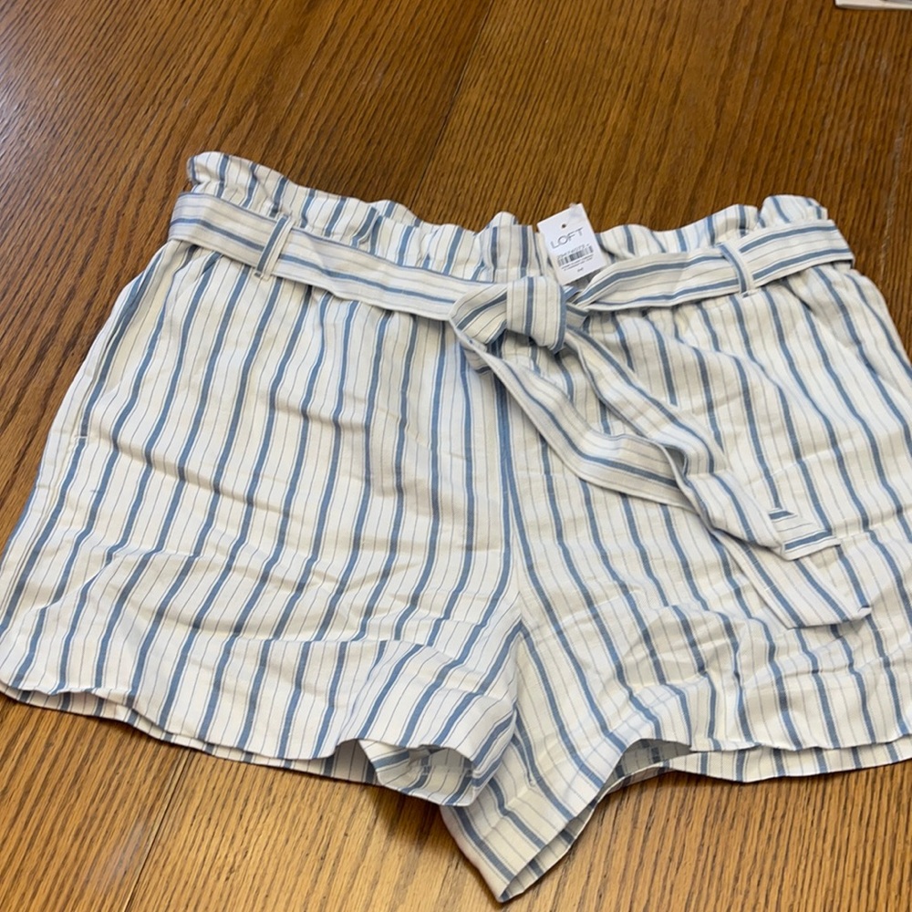 NWT Loft shorts size Medium